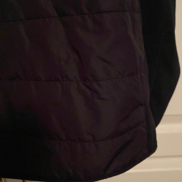 Under Armour quilted hoodie. Light nylon quilting on the front. - Picture 2 of 5